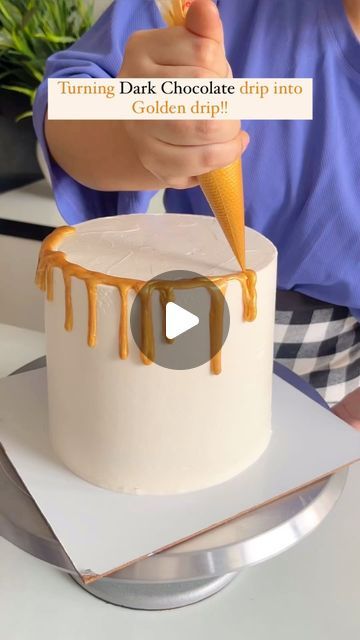 White Chocolate Drip Cake, White Chocolate Drip, Chocolate Drip Cake, Cake Artist, Piping Bag, Chocolate Drip, Gold Dust, Drip Cakes, Cake Decoration