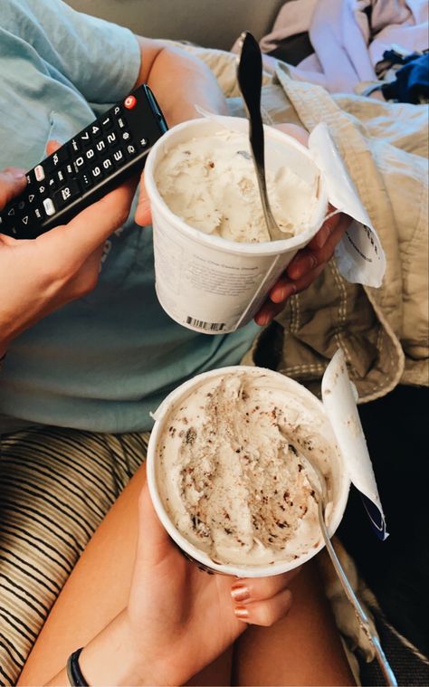 Ice Cream At Home Aesthetic, Sharing Ice Cream Couple, Ice Cream Movie Night, Couple Eating Ice Cream Aesthetic, Ice Cream Couple Aesthetic, Ice Cream Date Aesthetic, Couple Eating Ice Cream, Couple Ice Cream, Ice Cream Movie