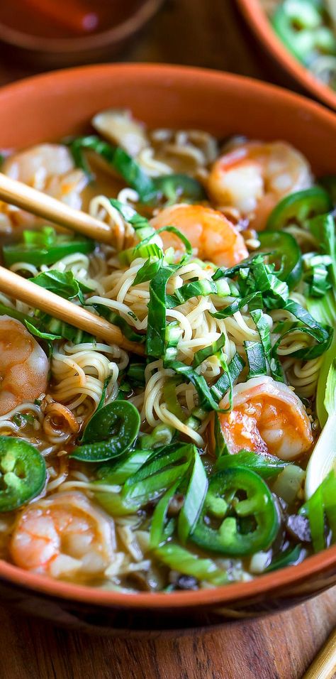 Ramen With Shrimp, Spicy Shrimp Ramen, Shrimp Ramen, Ramen Toppings, Chili Oil Recipe, Vegetarian Ramen, Top Ramen, Ramen Bowls, Homemade Ramen