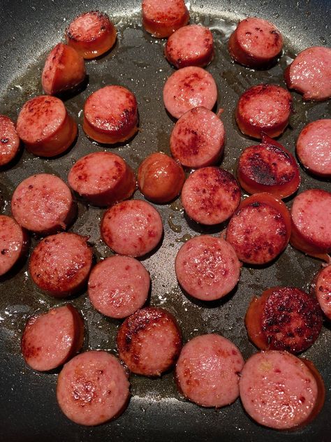 This yummy Pan Fried Kielbasa is such an easy way to make perfectly browned kielbasa. You'll love using this flavorful kielbasa in all sorts of recipes or as a main course on its own! How To Cook Kielbasa On The Stove, Best Way To Cook Kielbasa, Boiled Kielbasa, Fried Kielbasa, Fried Breaded Chicken Breast, Turkey Kielbasa Recipes, Kilbasa Sausage Recipes, Kielbasa Sausage Recipes, Kielbasa Appetizer