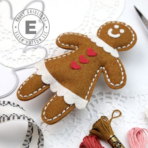 Notable Nest: Gingerbread Plushie Hacks - How to Turn Your Mrs. Into a Mr. with the Essentials By Ellen Holiday Release Gingerbread Man Crafts, Felt Gingerbread, Gingerbread Lady, Gingerbread Crafts, Gingerbread Christmas Decor, Felt Crafts Christmas, Gingerbread Decorations, Gingerbread Ornaments, Felt Christmas Ornaments