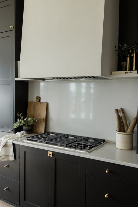 Kitchen Fume Hood, Stucco Vent Hood, Modern Wood House, Kitchen Hood Vent, Awesome Kitchens, New Home Ideas, Laundry Room Countertop, Kitchen Slab, Black Cabinet Hardware