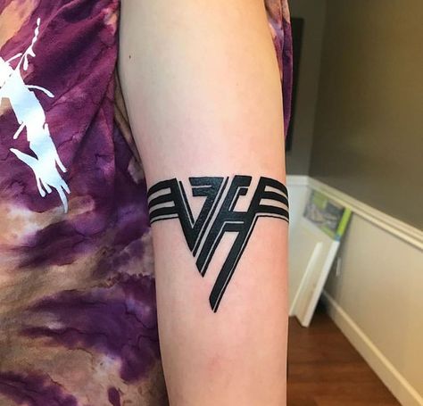 80s Rock Tattoo Ideas, Haley Tattoo, Van Halen Tattoo, Heavy Metal Tattoo Ideas, Classic Rock Tattoos, Rock Band Tattoos, Acdc Tattoo, Heavy Metal Tattoo, Music Sleeve