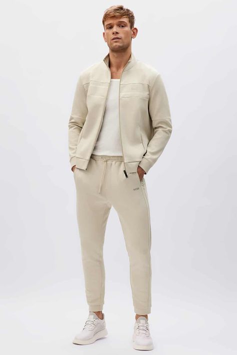 Beige Sweatpants Outfits, Track Jacket Outfit, How To Style Sweatpants, Beige Sweatpants, Hoody Outfits, Sweatsuit Outfit, Sweatpants White, Blue Flannel Shirt, Sweatpants Outfits