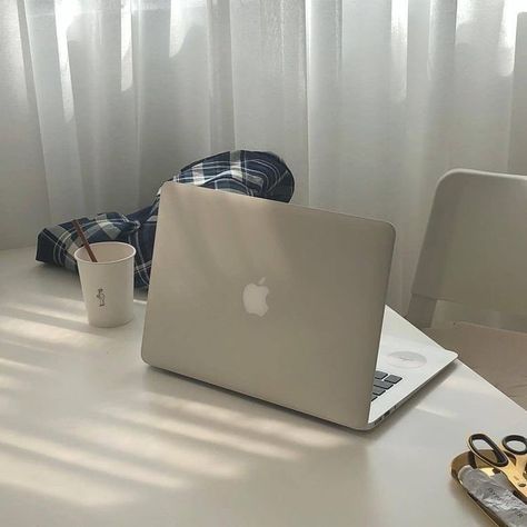 Crazy Rich Asians, Desk Inspiration, Apple Laptop, 背景 シンプル, Korean Aesthetic, Studying Inspo, Beige Aesthetic, Study Inspiration, Memento Mori