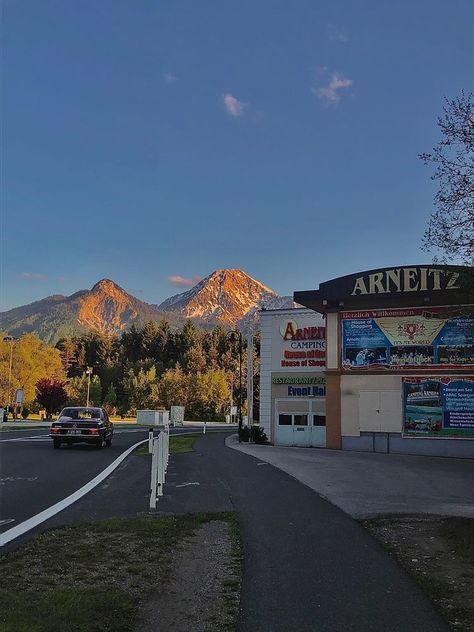 Colorado Core Aesthetic, Road Trip Aesthetic Mountains, Living In The Usa Aesthetic, Rocky Mountains Colorado Aesthetic, College In The Mountains, American Nature Aesthetic, Colorado House Aesthetic, Colorado Mountains Aesthetic, Colorado Life Aesthetic