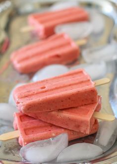 Cooking Carrots, Coconut Milk Popsicles, Milk Popsicles, Granitas, Strawberry Popsicles, Healthy Popsicles, Homemade Popsicles, Popsicle Recipes, Idee Pasto Sano