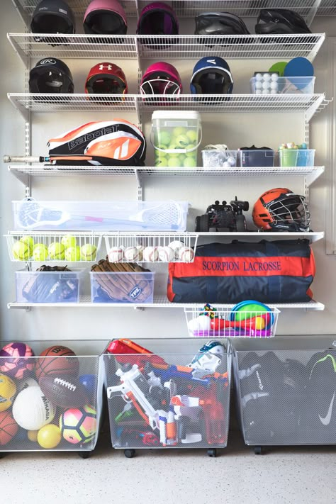 Garage Shoe Storage, Easy Garage Storage, Organize Garage, Sports Equipment Storage, Sports Storage, Garage Storage Inspiration, Garage Organization Tips, Garage Organisation, Garage Organizing