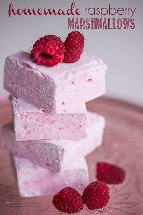 Homemade Raspberry Marshmallows, made with fresh raspberry puree, are surprisingly easy to make and are a fun summer dessert your family will love! Dessert With Marshmallows, Raspberry Marshmallows, Marshmallow Dessert, Raspberry Dessert, Raspberry Puree, Marshmallow Desserts, Homemade Marshmallow Recipe, Gourmet Marshmallow, Flavored Marshmallows