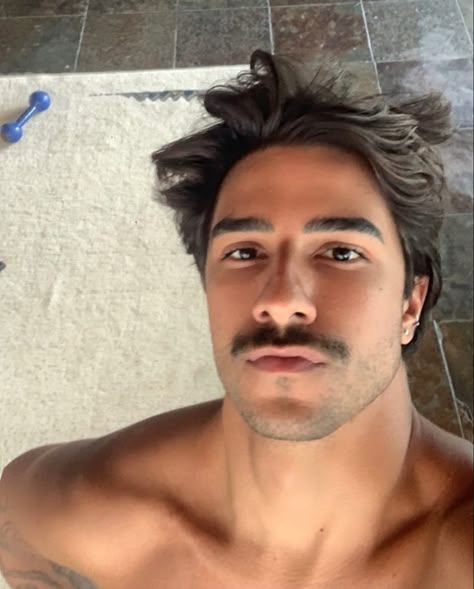 @mateuspodecrer Moustaches Men, Mustache Men, Wavy Hair Men, Stylish Boys, Aesthetic Guys, Attractive Guys, Mens Hairstyles Short, Male Beauty, Haircuts For Men