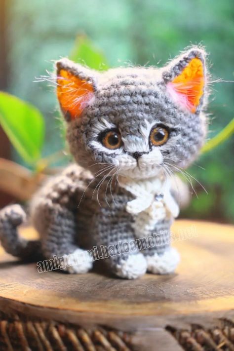 Free Knitted Cat Toy Patterns, Cow Amigurumi Free Pattern, Amigurumi Cat Free Pattern, Crochet Keyrings, Kat Haken, Crochet Kitty, Crochet Cats, Yarn Animals, Crochet Cat Toys