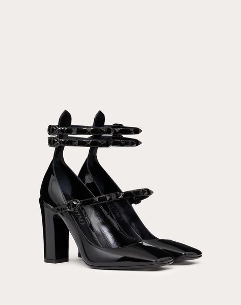 Valentino Heels, My Shoe Collection, Valentino Garavani Shoes, Heels Collection, Designer Pumps, Monochrome Fashion, Slingbacks, Patent Leather Pumps, Sneaker Heels