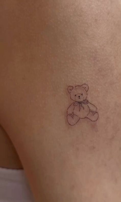 Teddy Bear Tattoo, Dr Tattoo, Minimal Tattoo Designs, Small Girly Tattoos, Tiny Tats, Bear Tattoos, Small Pretty Tattoos, Petite Tattoos, Cute Tiny Tattoos