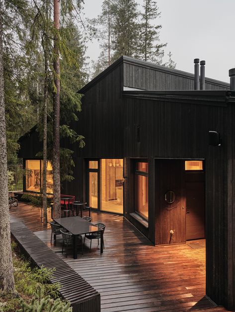 Black Scandinavian House, Nordic House Design Exterior, Nordic House Architecture, Nordic House, Black House Exterior, Hill House, Modern Cabin, Forest House, House Windows