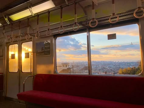 Japan Aesthetic, Subway Art, Landscape Drawings, 영감을 주는 캐릭터, Photo Reference, A Train, Aesthetic Backgrounds, Japan Travel, Aesthetic Photo