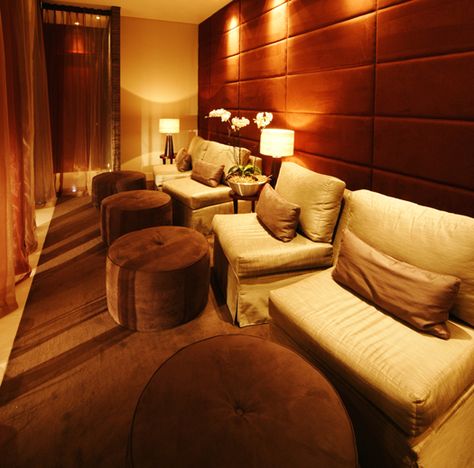 Spa Day Spa Quiet Room, Cozy Waiting Area, Dark Meditation Room, Massage Room Design Luxury, Spa Waiting Area, Spa Couple, Spa Reception Desk, Pedicure Room, Spa Design Interior