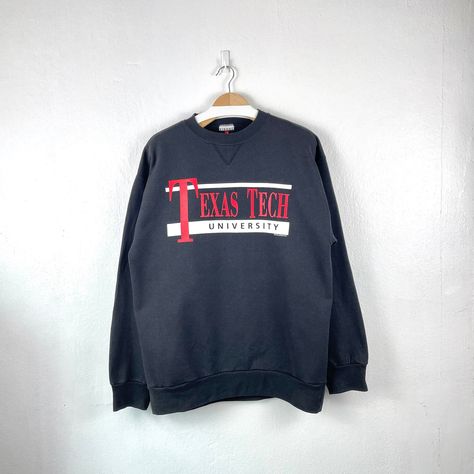 College Shirt Design, University Crewneck, Texas Tech University, College Shirts, Ny Giants, Texas Tech, Vintage Sweatshirt, Grey Sweatshirt, Puma Jacket