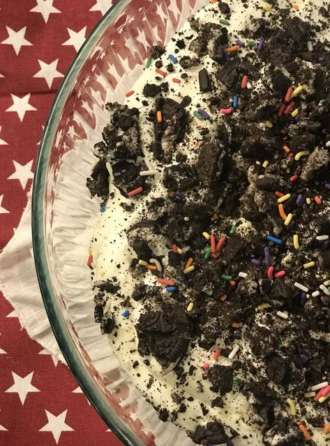 Cookies And Cream Salad, Oreo Salad Recipe, Oreo Cookie Salad, Oreo Salad, Noodle Salads, Cookie Salad, Appetizer Board, Cream Salad, Golden Oreo