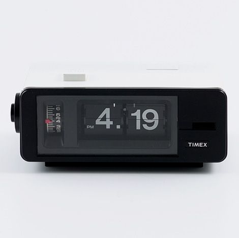 Timex Flip Clock Clock Photography, Gadget Tecnologici, Business Lunch, Timex Watches, Amazing Watches, Digital Clock, Time Clock, Low Tech, Digital Clocks