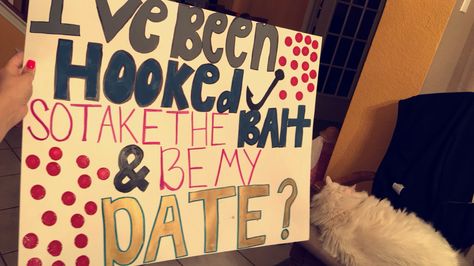 Fishing Prom Proposal, Fishing Promposal Ideas, Ways To Ask Your Boyfriend To Prom, Fishing Hoco Proposals, Promposal Response Ideas, Promposal Response, Boyfriend Promposal, Prom Proposal Ideas For Guys, Country Promposal