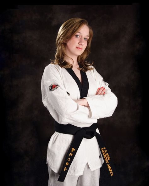 Black Belt Dallas Jessup combatting violence against young women Karate Photos, Martial Arts Gi, Black Belt Taekwondo, Martial Arts Photography, Taekwondo Girl, Kenpo Karate, Student Photo, Female Martial Artists, Martial Arts Girl