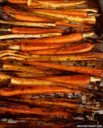 A tried and true favorite recipe - Maple Glazed Parsnips and Carrots with bacon and thyme.  There are NEVER leftovers. Glazed Veggies, Thanksgiving Carrots, Carrots Thanksgiving, Maple Carrots, Parsnips And Carrots, Carrots And Parsnips, Caramelized Carrots, Maple Glazed Carrots, Roasted Parsnips