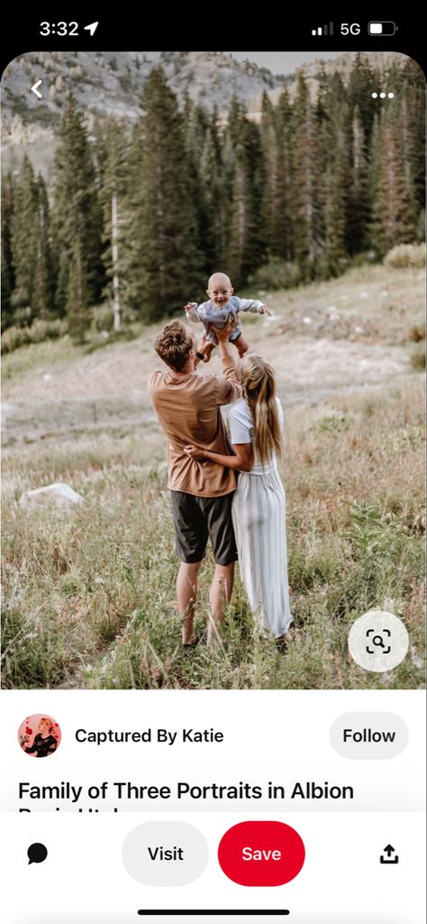 Family Photo Mountains, Family Photos In Mountains, Family Mountain Photoshoot, Family Of Three Poses, Family Of Three Photoshoot, Mountain Family Pictures, Card Poses, Mountain Family Photos, Mountain Photoshoot