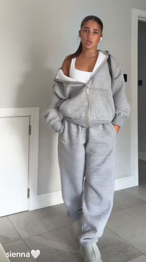 Off Shoulder Zip Up Hoodie Outfit, Cozy School Outfits Lazy Days, Cold Lazy Day Outfit, Plane Outfit Airport Style, Sienna Walker, Sweatsuits For Women, Sweatsuit Outfits, Modest Gym Outfit, Coach Outfits