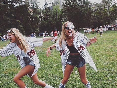 Baseball Jersey Outfit Women, Baseball Jersey Outfit, College Wear, College Sorority, T Shirt Time, Pi Phi, Pi Beta Phi, Gamma Phi Beta, University Tees