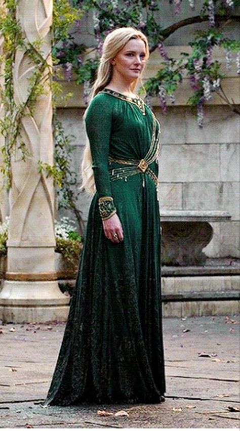 Galadriel Green Dress, Ring Of Power Costumes, Galadriel Rings Of Power Dress, Rings Of Power Costumes, Lotr Outfits, Rings Of Power Galadriel, Galadriel Rings Of Power, Lord Of The Rings Fashion, Galadriel Dress