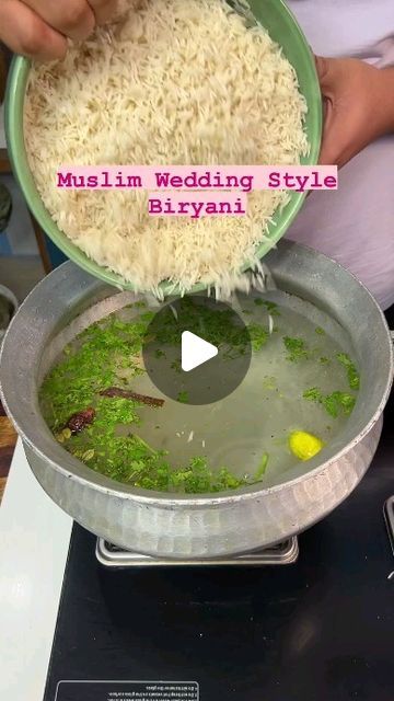 Biriyani Cooking, Biryani Recipe Video, Chicken Marinate, Biryani Masala, Black Cardamom, Chicken Biryani Recipe, Chicken Biryani, Biryani Recipe, Red Chili Powder