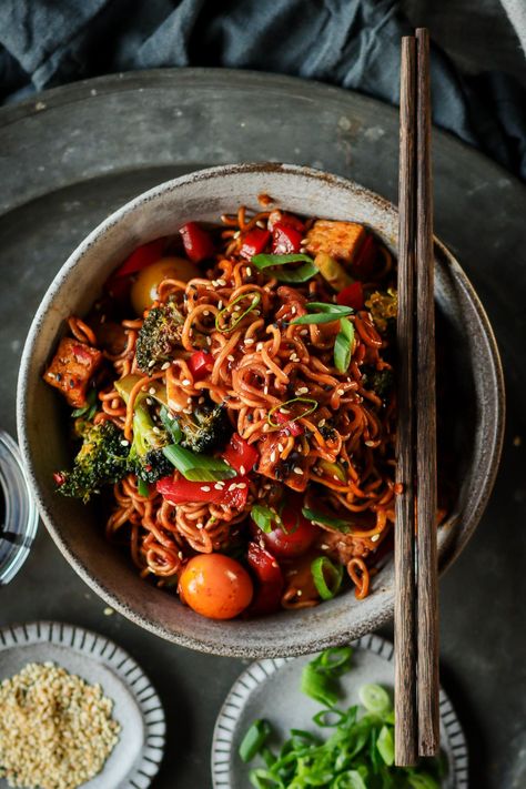 Spicy Garlic Wok Noodles | Pick Up Limes Wok Noodles, Soy Sauce Stir Fry, Weekday Recipes, Wok Recipes, Asian Noodle, Gluten Free Noodles, Extra Firm Tofu, Steamed Broccoli, Bean Curd