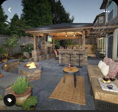 Terrasse Med Tak, Backyard Fireplace, Backyard Seating, Backyard Pavilion, Outdoor Kitchen Patio, Backyard Remodel, Backyard Entertaining, Patio Landscaping, Pergola Patio