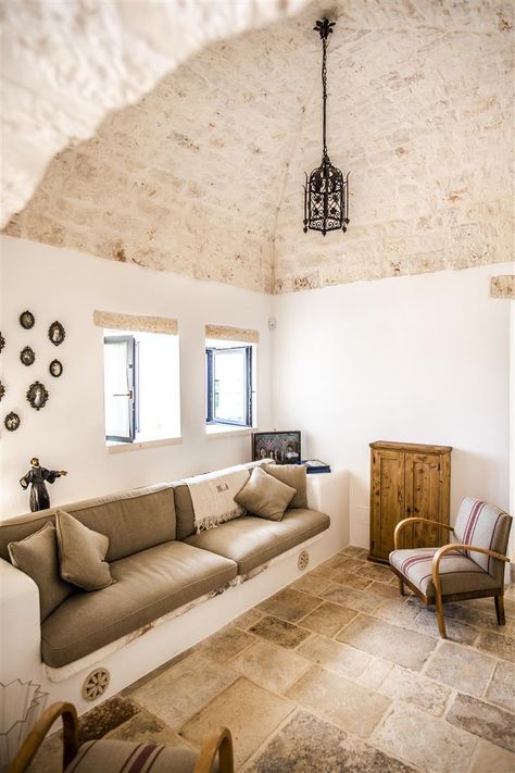 Puglia House Interior, Puglia Farmhouse, Building Remodeling, Interior Design Per La Casa, Barn Renovation, Craftsman Style Homes, Cob House, Mediterranean Homes, Design Del Prodotto