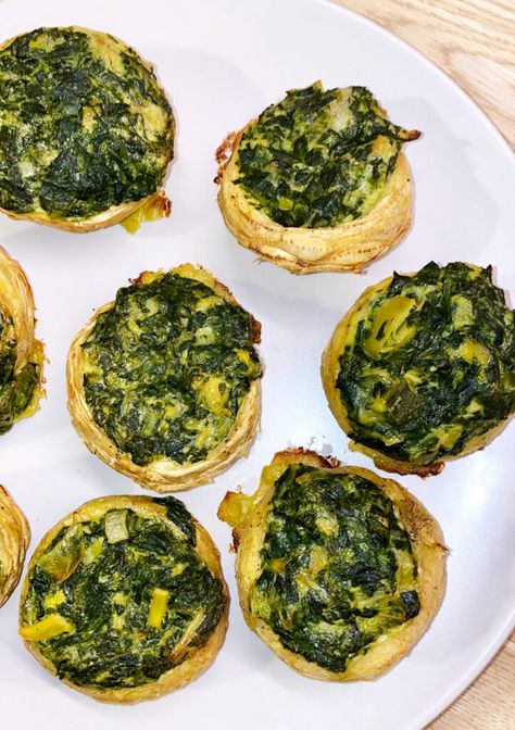 Spanakopita filled Artichoke Bottoms  - Healthy with Nedi Artichoke Bottoms, Cauliflower Muffins, Spanakopita Recipe, Rolled Sandwiches, Artichoke Recipes, Sunday Recipes, Phyllo Dough, Spinach Recipes, Spinach And Cheese