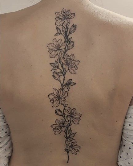 Floral Spine Tattoo, Flower Spine Tattoos, Spine Tattoos For Women, Full Sleeve Tattoos, Spine Tattoo, Dainty Tattoos, Subtle Tattoos, Spine Tattoos, Elegant Tattoos