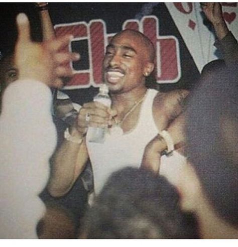 Tupac Photos, Tupac Makaveli, Tupac Wallpaper, Suge Knight, Tupac Pictures, All Eyez On Me, 90s Rap, 90s Men, Complicated Relationship