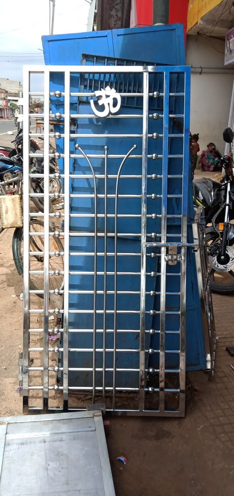 Temple Gate Design, Steel Gate Design Single Door, Ss Gate Design, Ss Gate, Modern Steel Gate Design, Main Door Design Photos, Steel Railing Design, Fence Wall Design, Home Gate Design