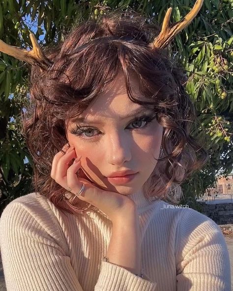 Cottage Core Aesthetic Outfit, Cottage Core Girl, Cottagecore Girl, Face Aesthetic, Fairy Makeup, Curly Girl Hairstyles, Curly Hair Cuts, Couples Photoshoot, Female Portrait