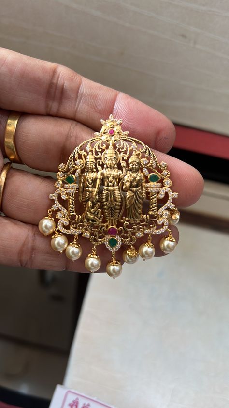 16 gms Vaddanam Designs, Gold Pendent, Pearl Jewelry Design, Antique Jewellery Designs, Bridal Blouse, Gold Locket, 18k Gold Jewelry, Jewelry Design Earrings, Gold Necklace Designs