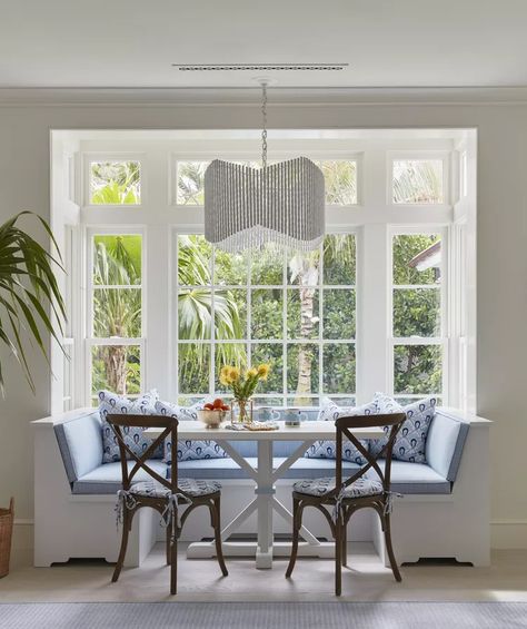 Breakfast Nook Ideas Bay Window, Breakfast Nook Bay Window, Small Breakfast Nook Ideas, Bay Window Seating Kitchen, Nook Seating, Breakfast Nook Seating, Small Breakfast Nook, Breakfast Nook Bench, Breakfast Nook Ideas