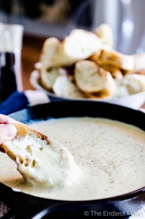 SAVE FOR LATER! Caramelized Shallot and Gruyere Cheese Fondue is the best cheese fondue you will ever eat! #fondue #cheesefondue #cheese #gruyere Gruyere Fondue, Cheese Gruyere, Best Cheese Fondue, Easy Cheese Fondue, Swiss Cheese Fondue, Beer Cheese Fondue, Fondue Recipes Cheese, Caramelized Shallots, Fondue Recipes