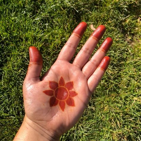 Orange Henna, Henna Palm, Cool Henna, Natural Henna, The Palm, Bright Orange, Body Art Tattoos, Paw Print Tattoo, Art Tattoo