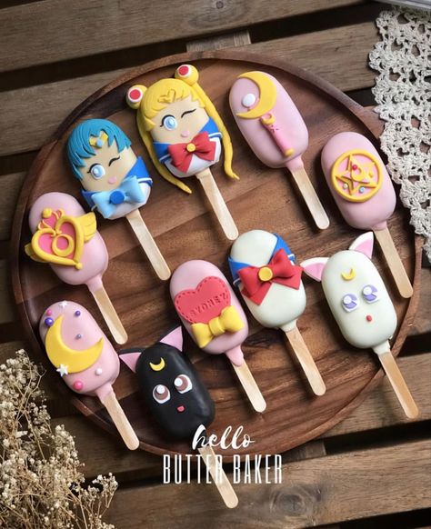 Moon Cake Pops, Moon Baby Shower Theme, Sailor Moon Cakes, Sailor Moon Party, Moon Food, Sailor Moon Birthday, Sailor Birthday, Moon Birthday, Passion Tea