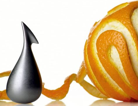 Alessi Orange Peeler, Stainless Steel, Silver : Amazon.co.uk: Home & Kitchen Modern Kitchen Gadgets, Small Kitchen Accessories, Orange Peeler, Modern Kitchen Lighting, Orange Skin, Futuristic Home, Ceramic Knife, Citrus Fruit, Brushed Steel