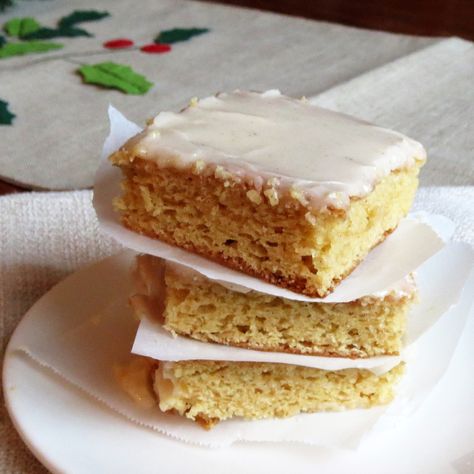 Eggnog Bars – Rumbly in my Tumbly Eggnog Bars, Eggnog With Rum, Eggnog Dessert, Eggnog Cookies, Best Christmas Recipes, Eggnog Recipe, Egg Nog, Pumpkin Bars, Cookie Bar Recipes