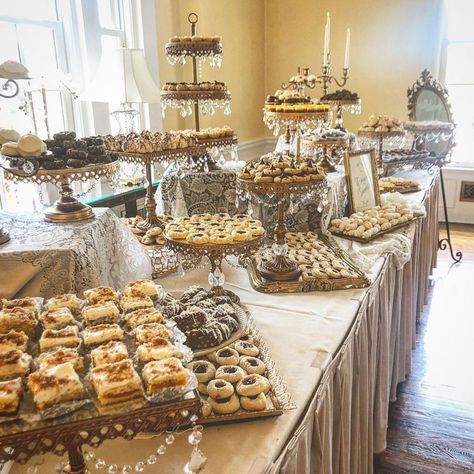 Cookie Bar Display Wedding, Cookie Displays Wedding, Wedding Cookie Platter, Cookie Arrangement Ideas, Wedding Cookie Tables, Cookie Tables At Weddings, Wedding Cookie Table Display, Pittsburgh Cookie Table Wedding Display, Cookies For Wedding Cookie Table