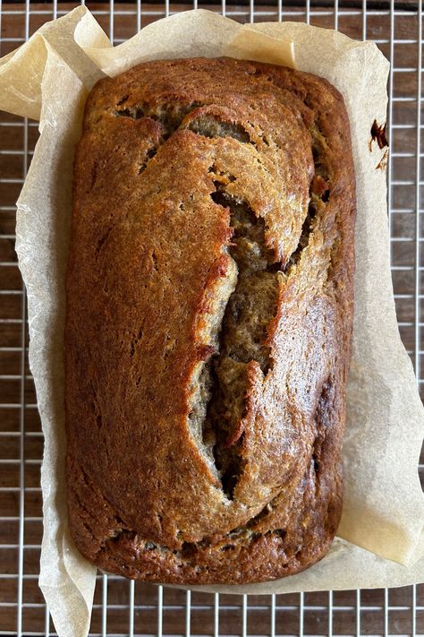 My favourite classic banana bread recipe! It’s super moist with a tender crumb, rich caramelization and all the delicious banana and dark brown sugar flavours. | #banana #bread #homemadebread #artisanbread #quickbread #bananabreadrecipe #bananabread Banana Bread Photo, Half Baked Harvest Banana Bread, Blueberry Quick Bread, Classic Banana Bread Recipe, Banana Pecan Bread, Best Banana Bread Recipe, Delicious Banana Bread Recipe, Classic Banana Bread, Banana Buttermilk