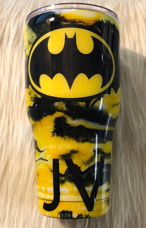 Batman Tumbler Cup, Batman Tumbler Ideas, Batman Tumbler, Kids Tumblers, Resin Cups, Custom Batman, Gift Crafts, Epoxy Tumbler, I Am Batman