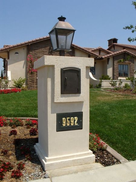 Bricked Mailbox Ideas, Masonry Mailbox Ideas, Mailbox Installation, Stone Mailbox, Mailbox Planter, Brick Mailbox, Steel Mailbox, Diy Mailbox, Mailbox Ideas